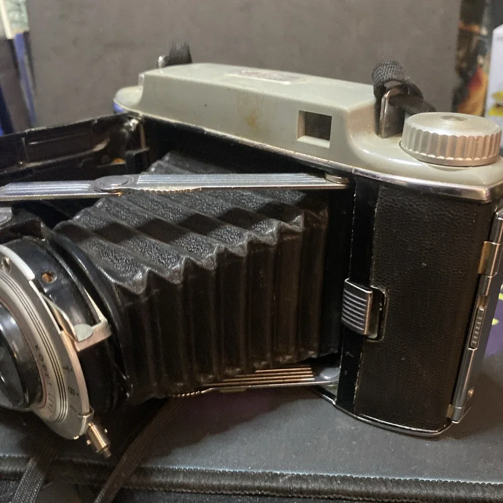 Vintage Kodak Tourist II Bellows Film Camera Nice B2